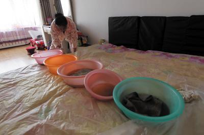 周宁楼上漏水，住户失联，小区没物管，业主维权难！律师来支招……